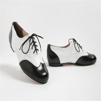 2471 Tow-Tone Wing Tip Oxford in leather w/suede sole